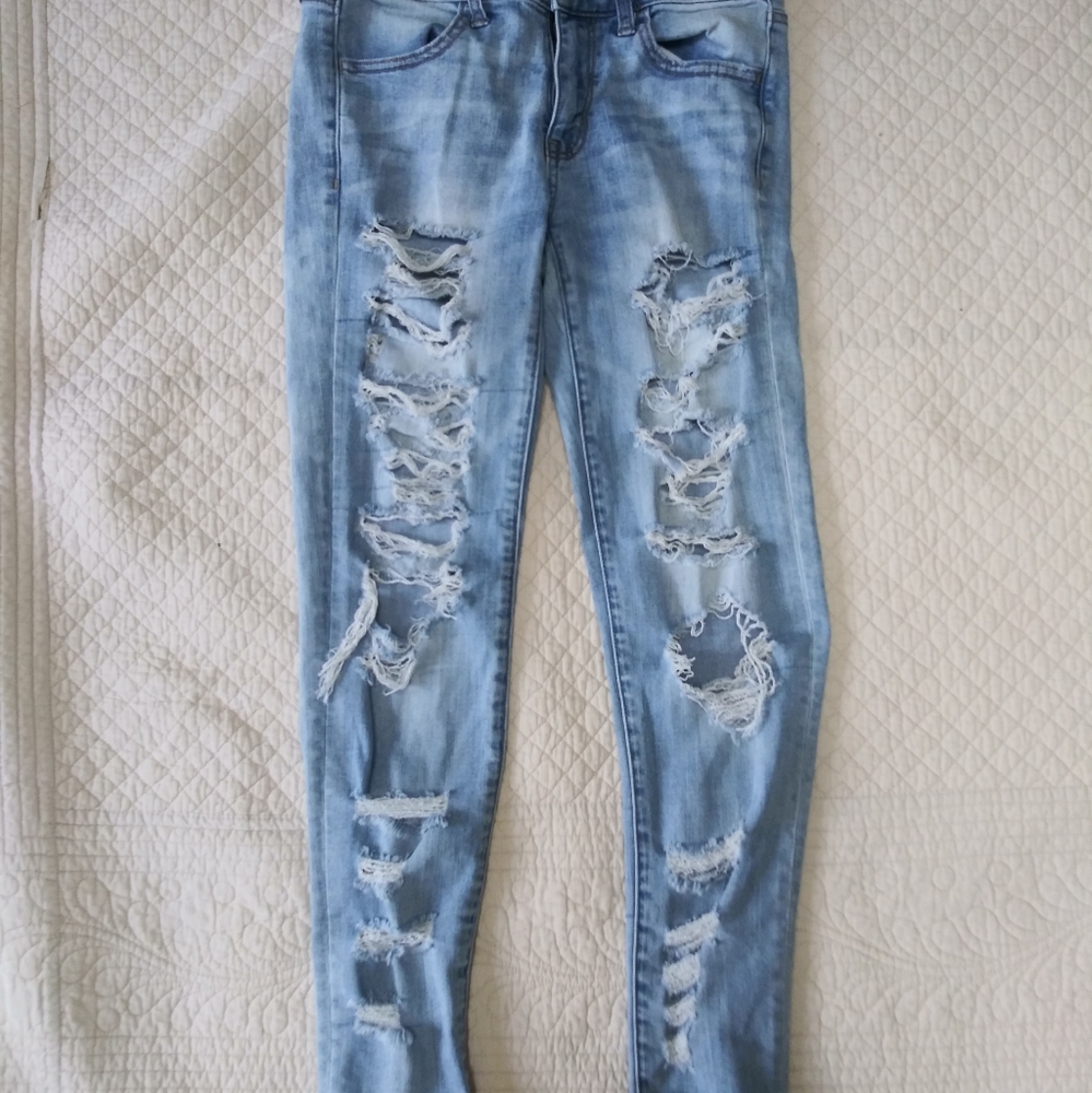 American Eagle Ripped Light Wash Jeggings